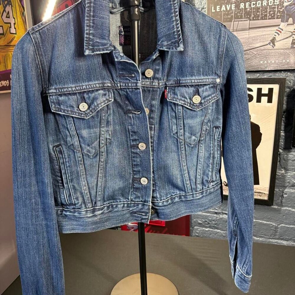Levi’s Jeans Women’s Denim Trucker Jacket – Small